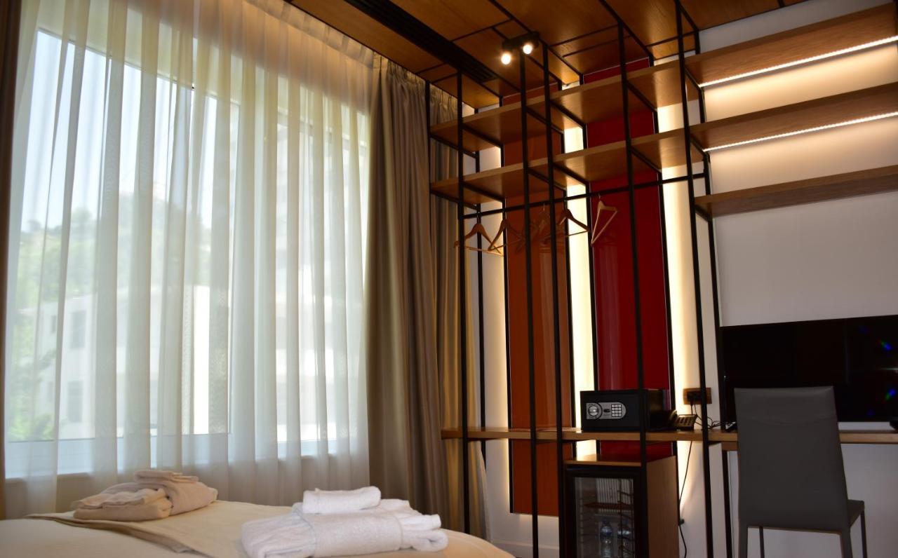 Hotel Ergi'S Durrës Kültér fotó