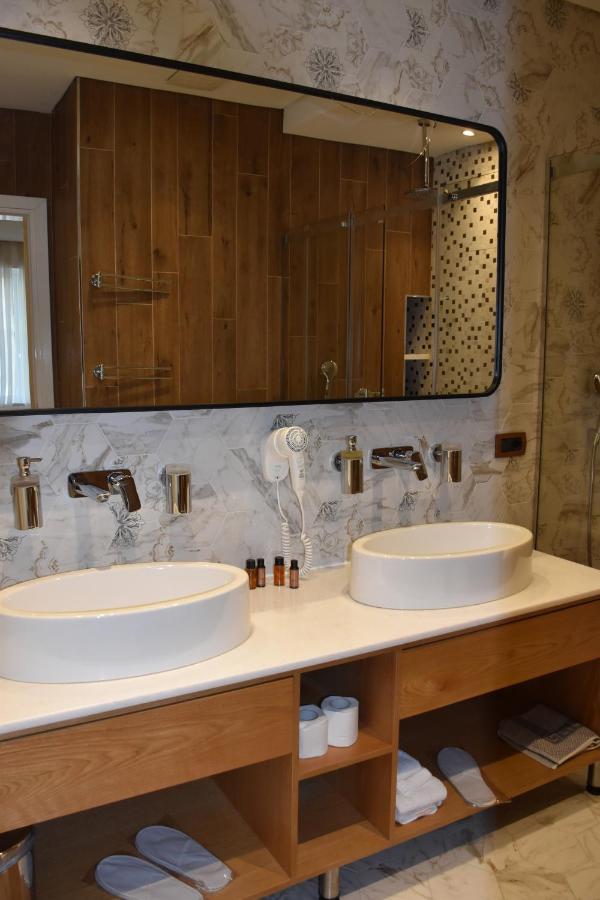 Hotel Ergi'S Durrës Kültér fotó