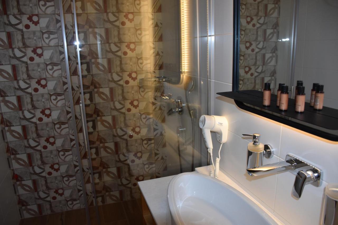 Hotel Ergi'S Durrës Kültér fotó